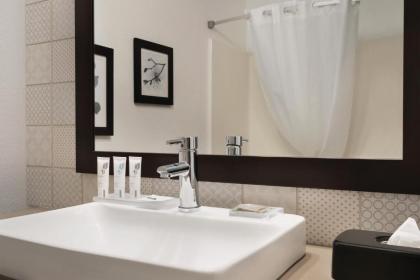 Country Inn & Suites by Radisson Detroit Lakes MN - image 12