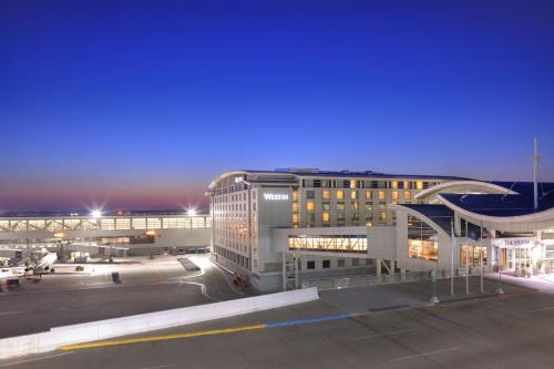 The Westin Detroit Metropolitan Airport - main image