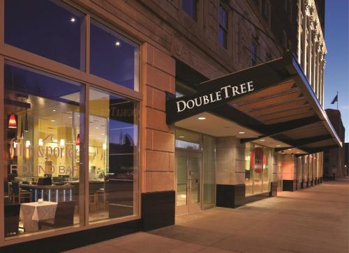 DoubleTree Suites by Hilton Detroit Downtown - Fort Shelby - main image