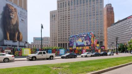 Frontdesk I The Claridge Apts Downtown Detroit - image 16