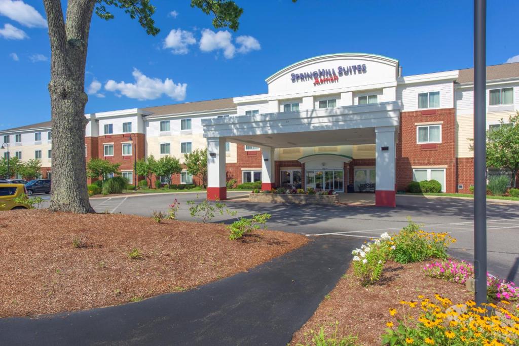 SpringHill Suites Devens Common Center - image 2