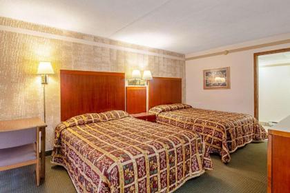 Rodeway Inn - image 14