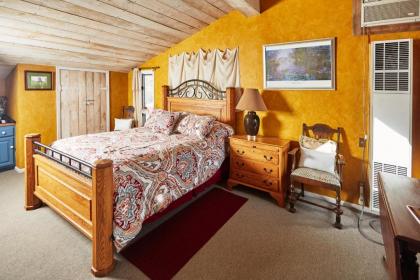 Devils Tower Lodge - image 14