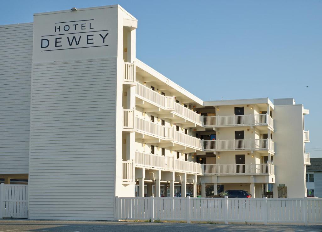 Hotel Dewey - image 4