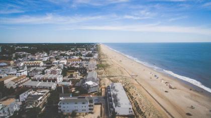 Surf Club Oceanfront Hotel - image 8