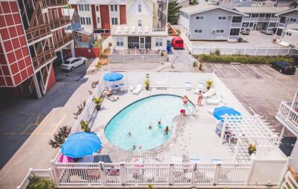 Surf Club Oceanfront Hotel - image 9