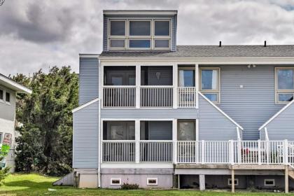 Bright Condo with Balcony - Walk to Dewey Beach! - image 14