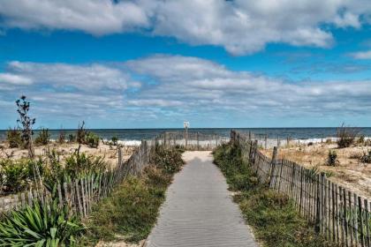 Bright Condo with Balcony - Walk to Dewey Beach! - image 15