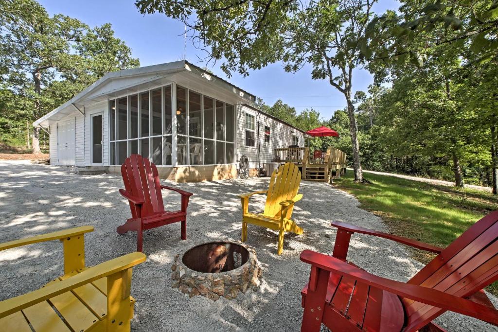 Tranquil Cedarcreek Home Steps to Bull Shoals Lake - main image