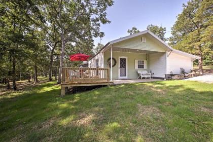 Tranquil Cedarcreek Home Steps to Bull Shoals Lake - image 10