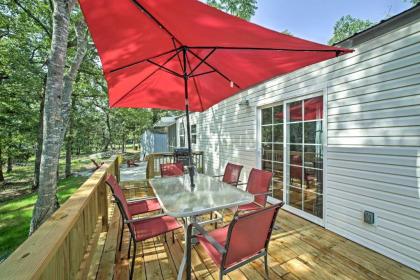 Tranquil Cedarcreek Home Steps to Bull Shoals Lake - image 13