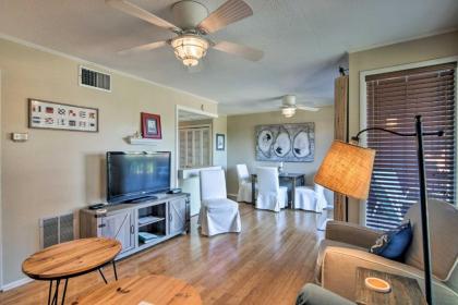 Diamondhead Condo with Priv Balcony and Pool Access - image 11