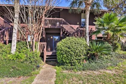 Diamondhead Condo with Priv Balcony and Pool Access - image 14