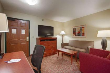 Quality Inn & Suites Dickinson - image 11