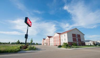 Red Roof Inn & Suites Dickinson - image 11