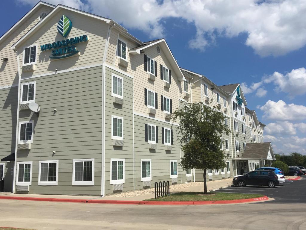 WoodSpring Suites Dickinson - main image