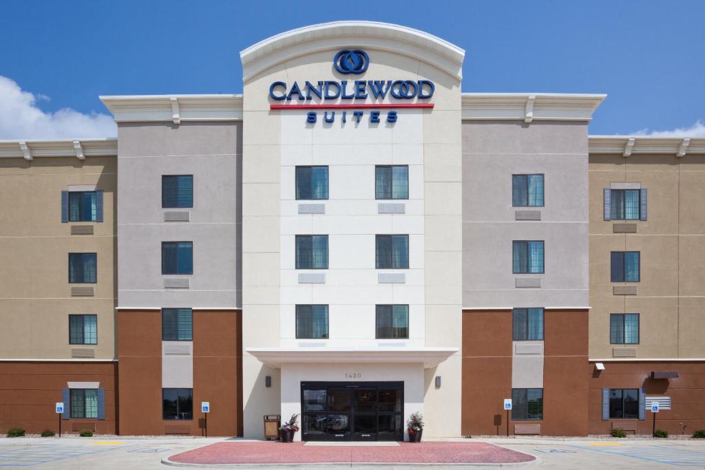 Candlewood Suites Dickinson an IHG Hotel - main image