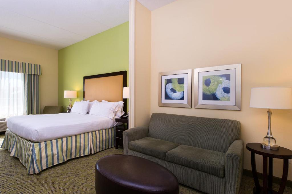 Holiday Inn Express and Suites Dickson City an IHG Hotel - image 7