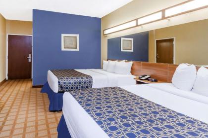 Microtel Inn & Suites - image 14