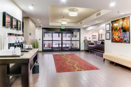 Hampton Inn Dickson - image 3