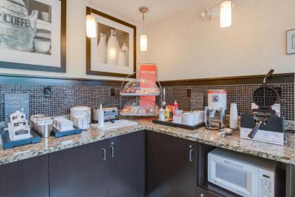 Hampton Inn Dickson - image 8