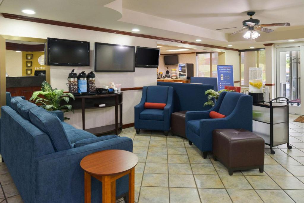 Comfort Inn Dickson - main image