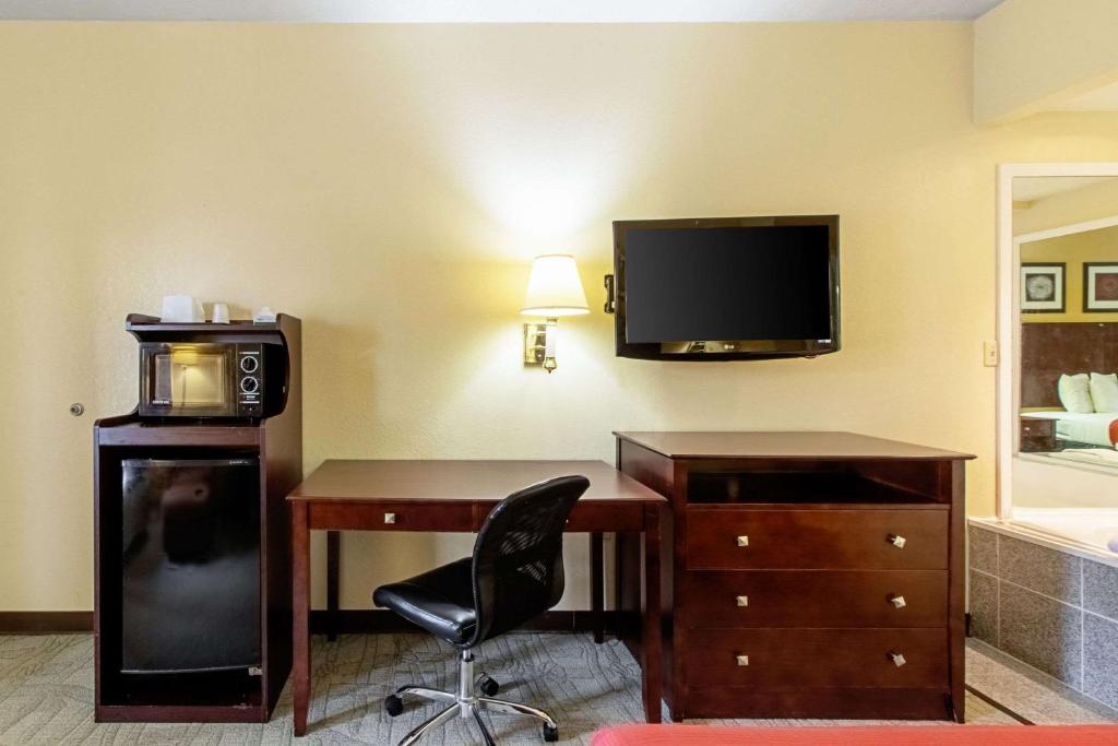 Rodeway Inn & Suites Dickson - image 7