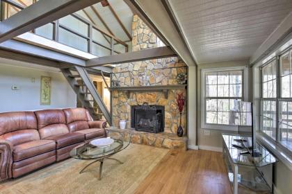 Spacious Sky Valley Cabin with Deck and Fireplace Georgia