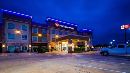 Best Western Plus Dilley Inn & Suites - image 1