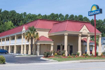 Days Inn by Wyndham Dillon South Carolina