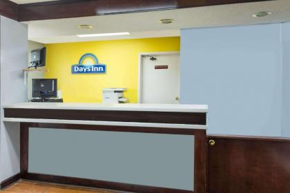 Days Inn by Wyndham Dillon - image 9