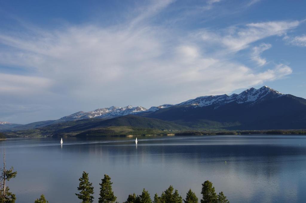 Scenic Dillon Condo with Hot Tub and Mountain Views! - image 5