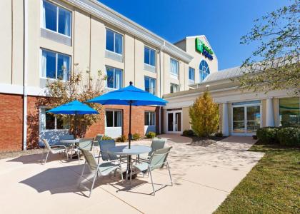 Holiday Inn Express & Suites Sylva / Dillsboro an IHG Hotel - image 7