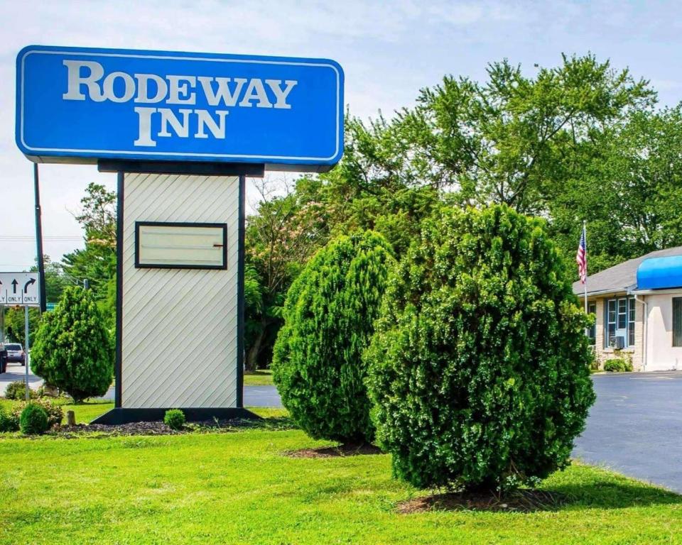 Rodeway Inn Dillsburg - main image