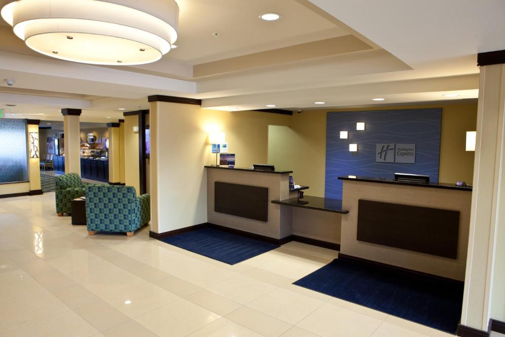 Holiday Inn Express Hotel & Suites Lansing-Dimondale an IHG Hotel - image 4