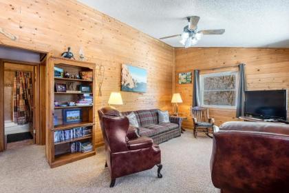 Rustic Retreat Cabin - image 15