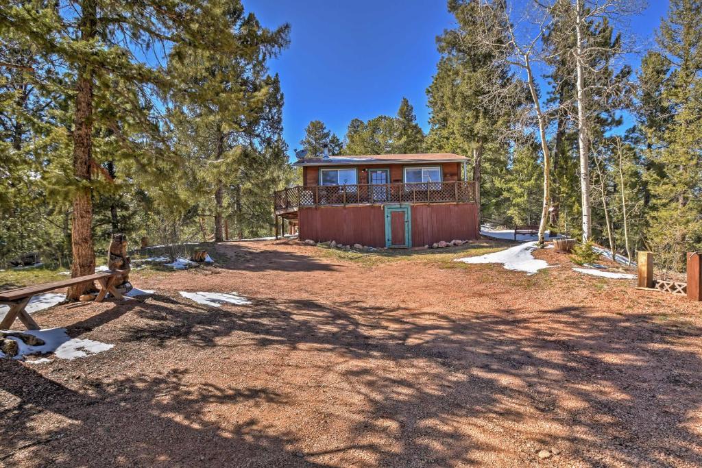 Cabin with Mtn Views - 5 Mi to Mueller State Park! - image 2