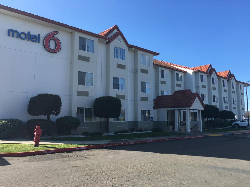 Motel 6-Dixon CA - image 2