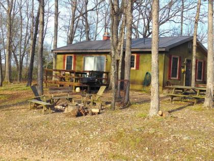 Rock Eddy Bluff Farm Cabins - image 15