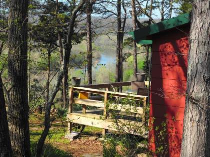 Rock Eddy Bluff Farm Cabins - image 2