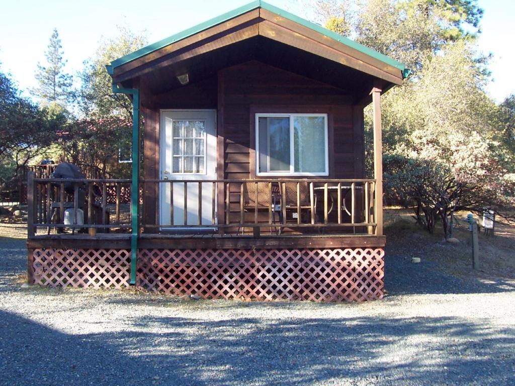 Lake of the Springs Camping Resort Cabin 3 - main image