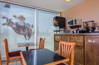 Executive Inn Dodge City KS - image 3