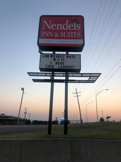 Nendels Inn  Suites Dodge City Airport