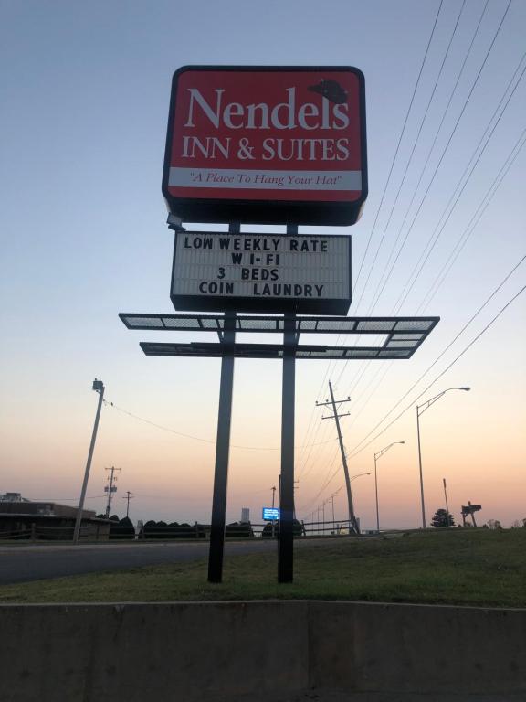 Nendels Inn & Suites Dodge City Airport - main image