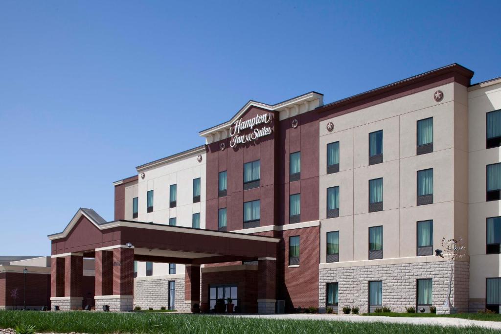 Hampton Inn & Suites Dodge City - main image