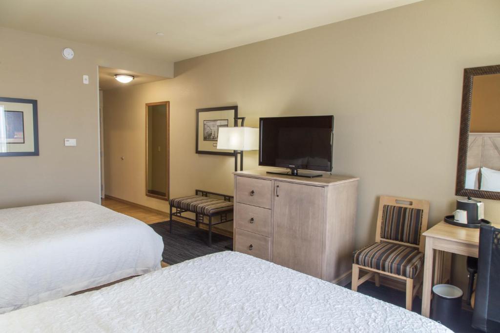 Hampton Inn & Suites Dodge City - image 7