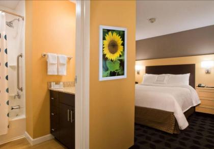 TownePlace Suites by Marriott Dodge City - image 7