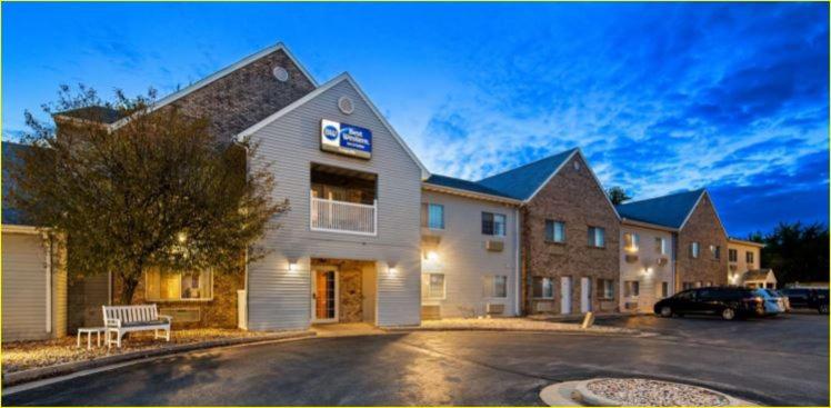 Best Western Dodgeville Inn & Suites - image 2