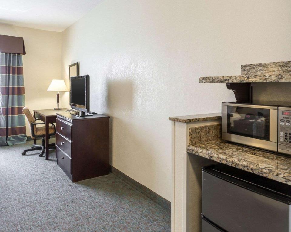 Quality Inn Donaldsonville - Gonzales - image 6