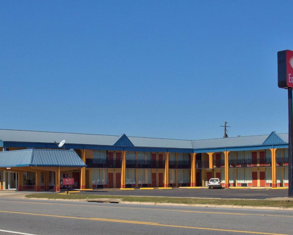 Econo Lodge Donalsonville - image 3